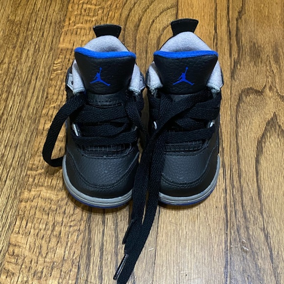 Nike Air Jordan Retro 4 Motorsport - Picture 3 of 8